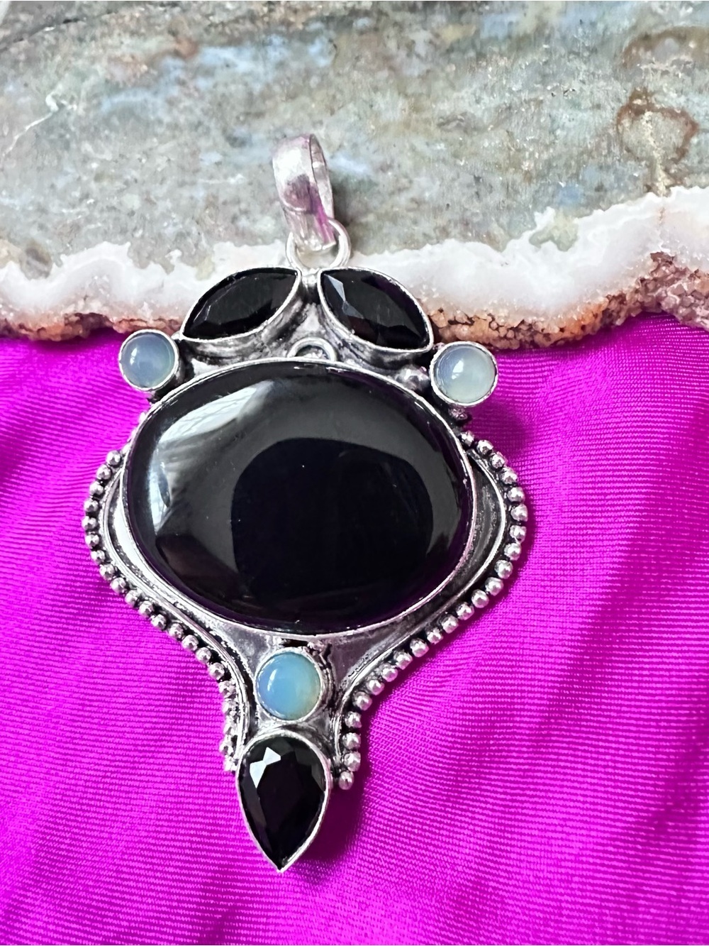 Artisan Black AGATE and Moonstone Accent Pendant Necklace